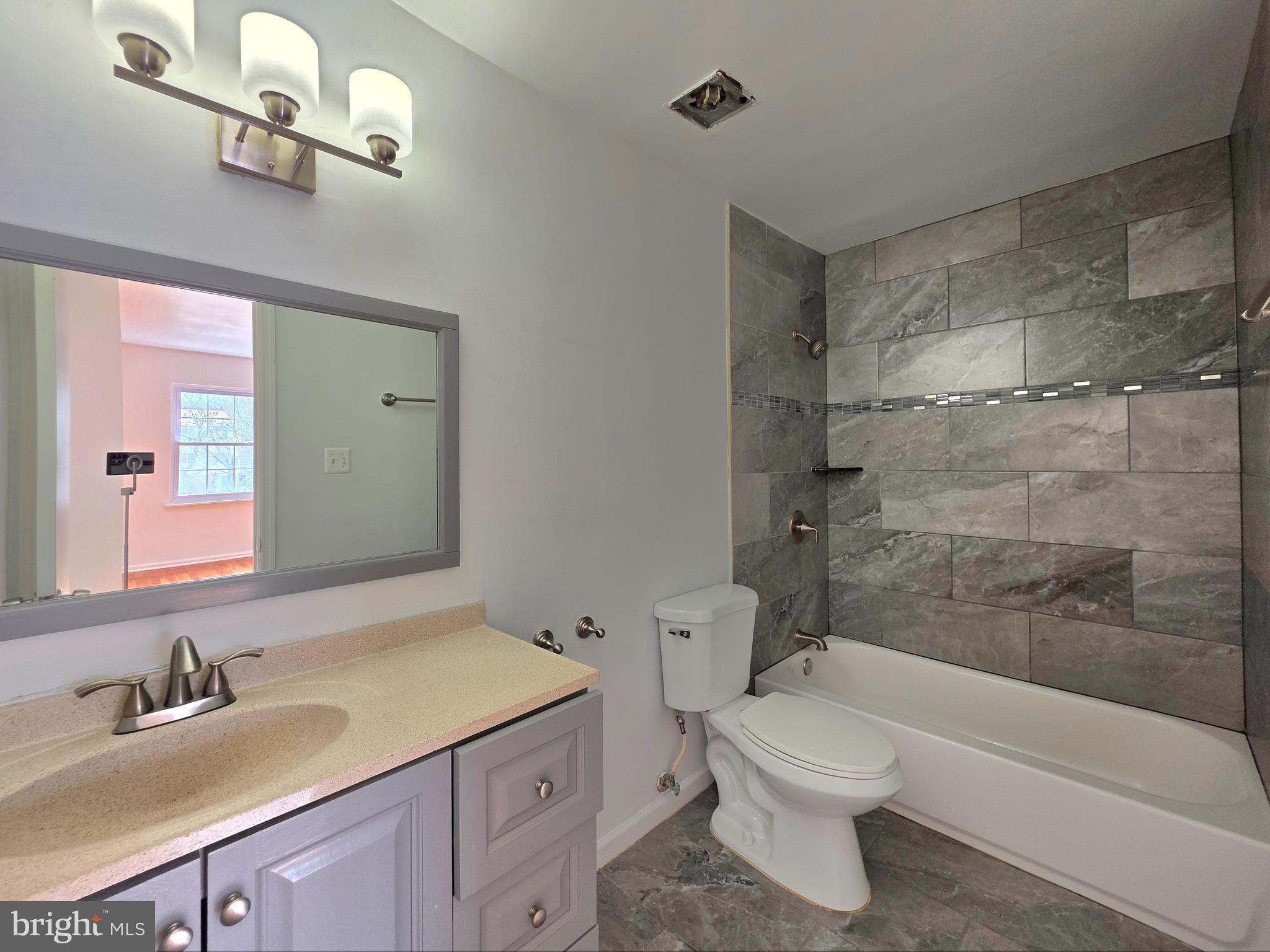 2520 DOVERHILL COURT