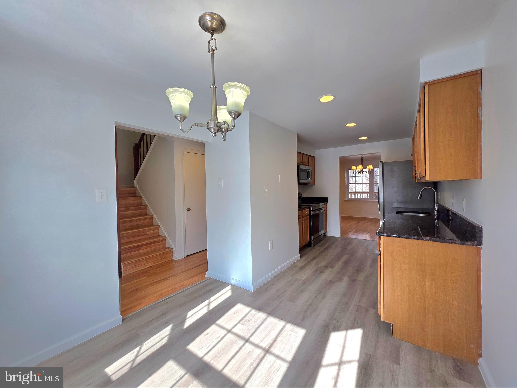 2520 DOVERHILL COURT