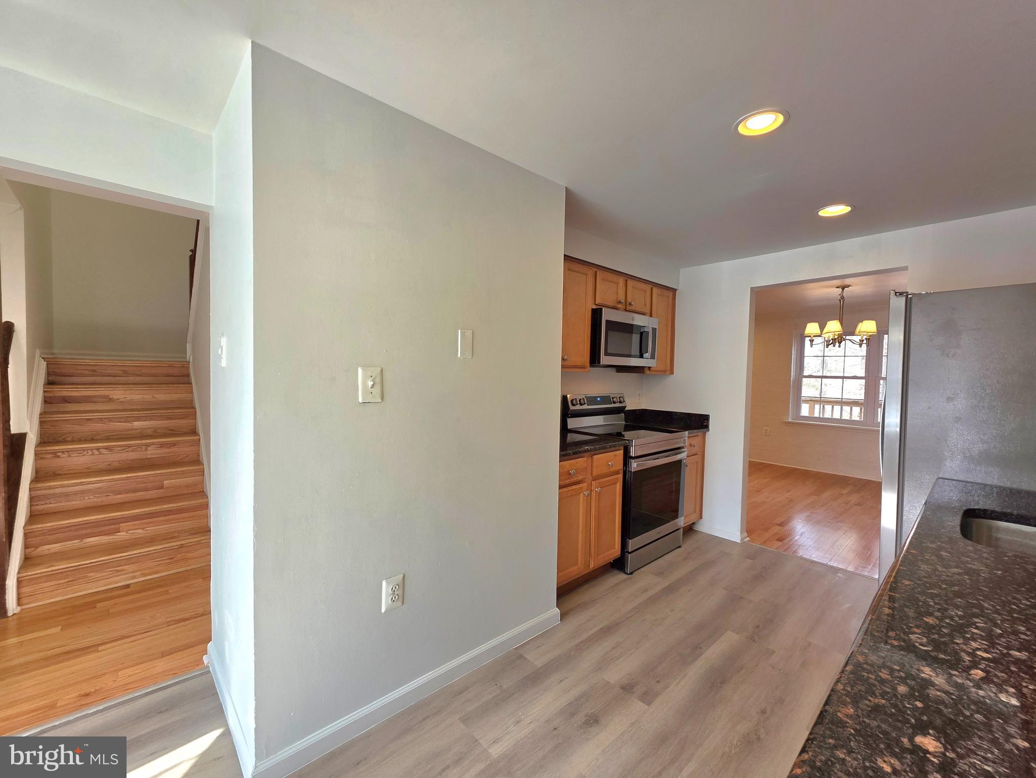 2520 DOVERHILL COURT