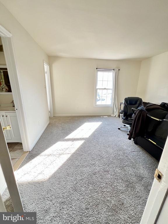 4504 BLUE JAY COURT