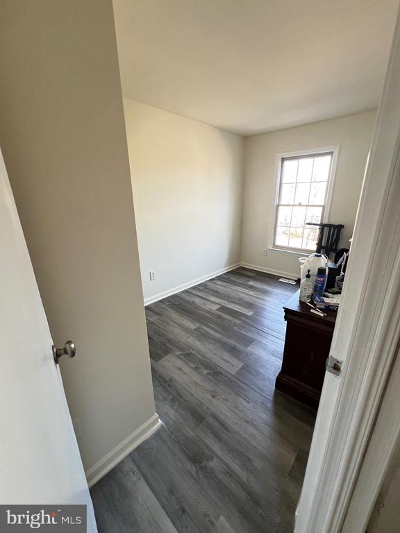 4504 BLUE JAY COURT