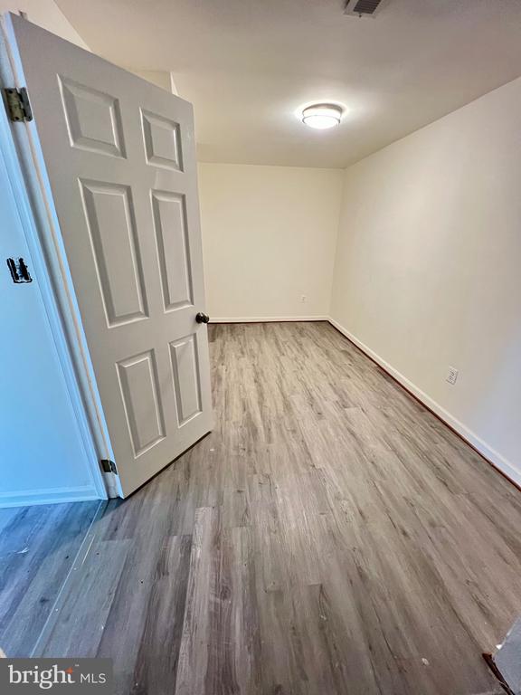4504 BLUE JAY COURT