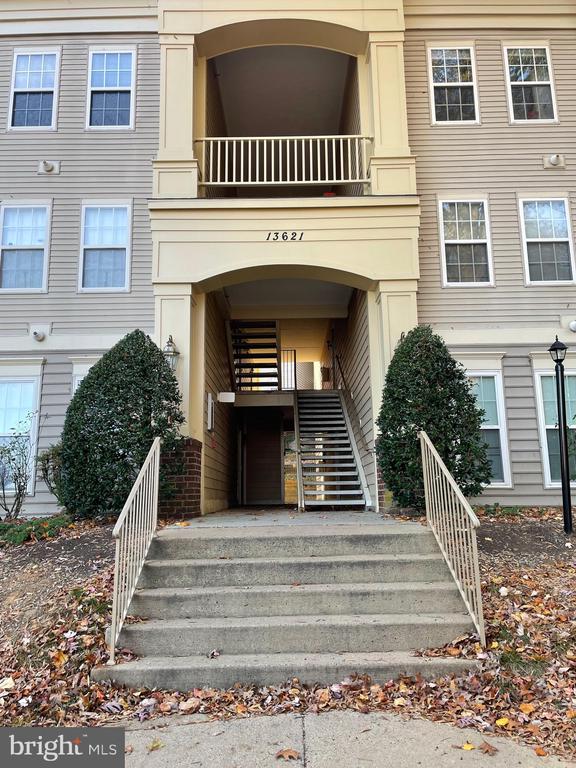 13621 GARFIELD PLACE 102