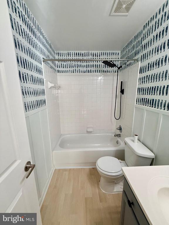 13621 GARFIELD PLACE 102