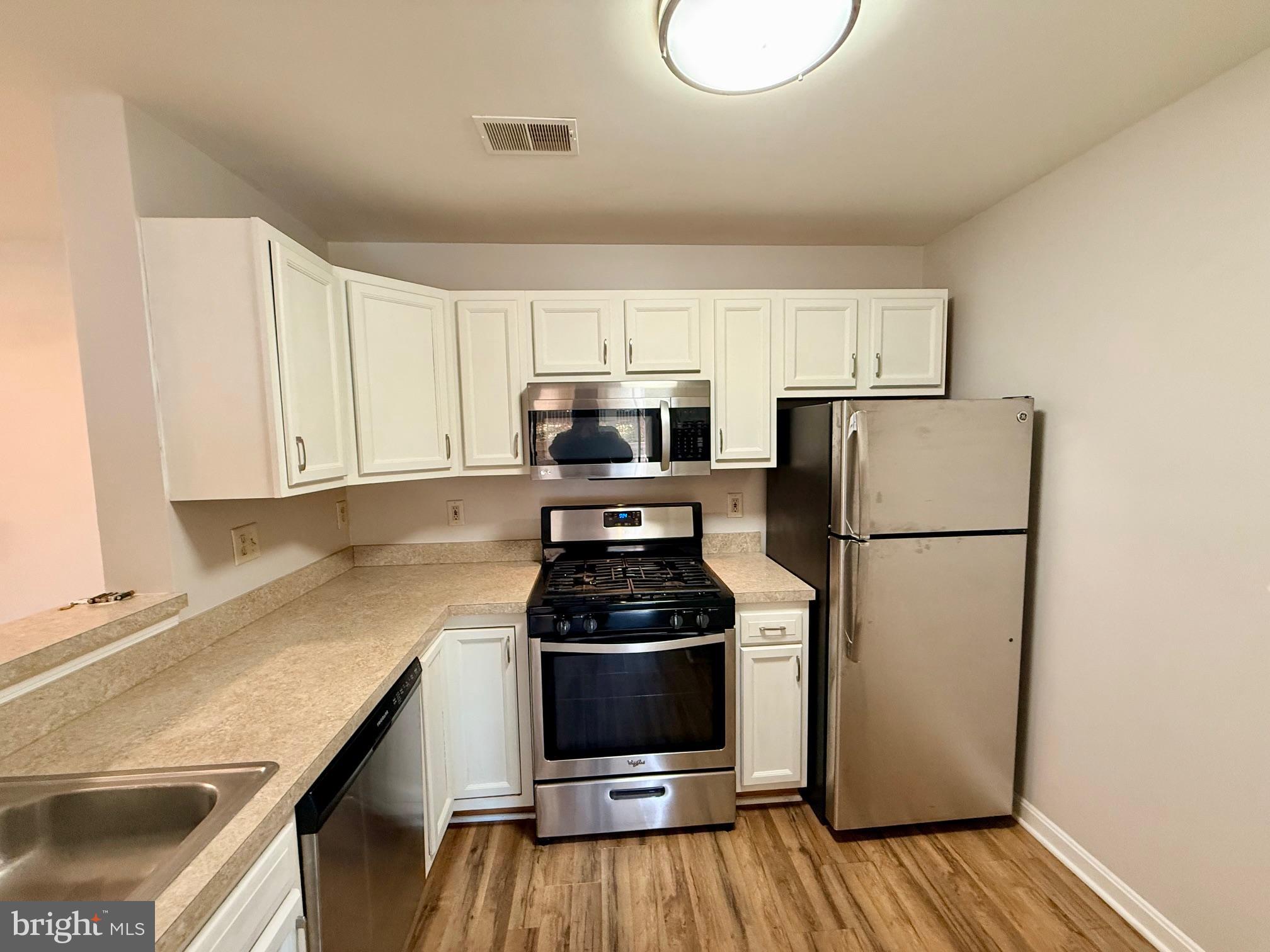 13621 GARFIELD PLACE 102