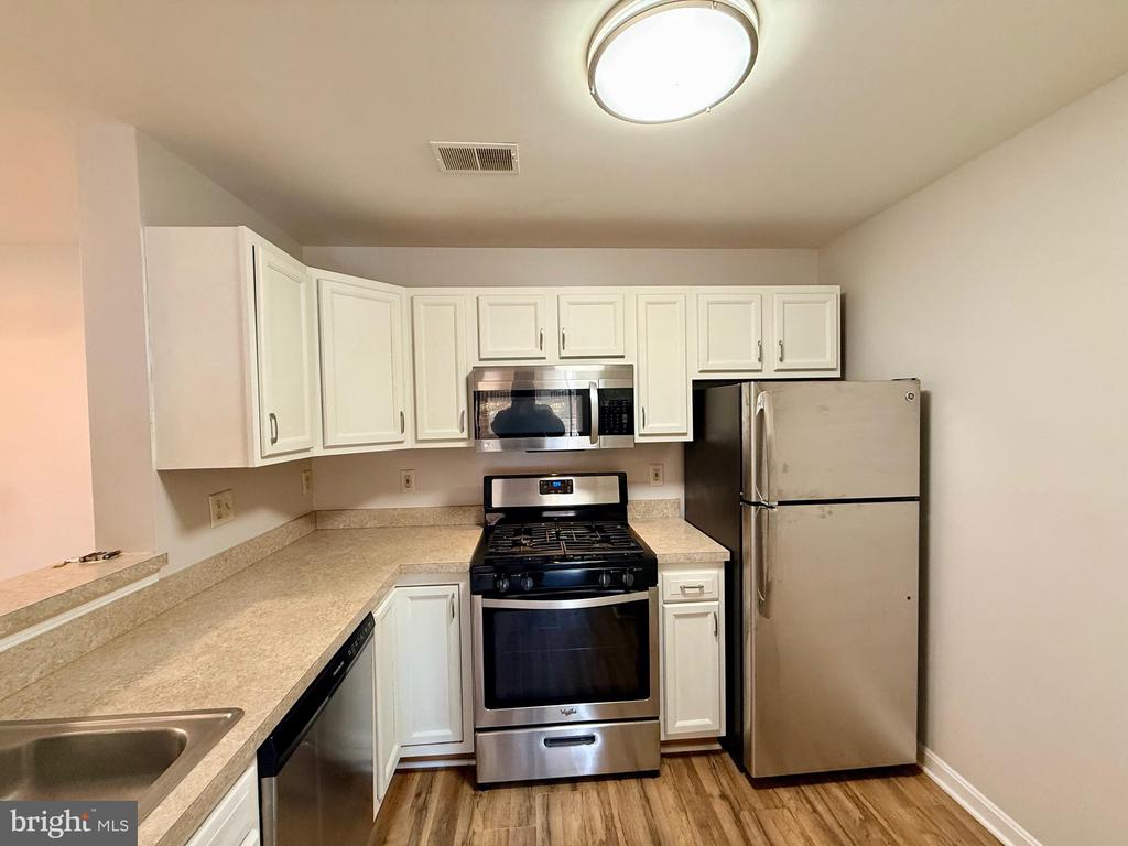 13621 GARFIELD PLACE 102