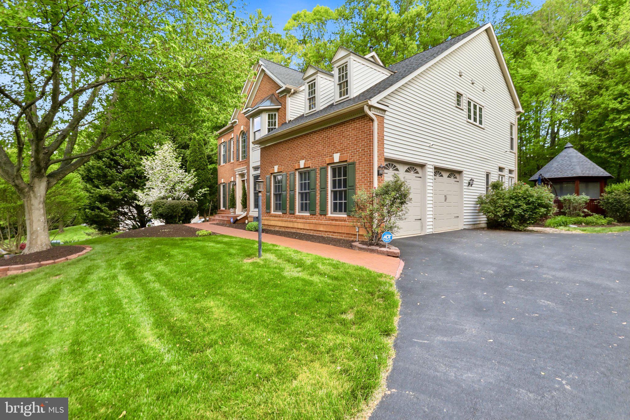 7858 MEADOWGATE DRIVE