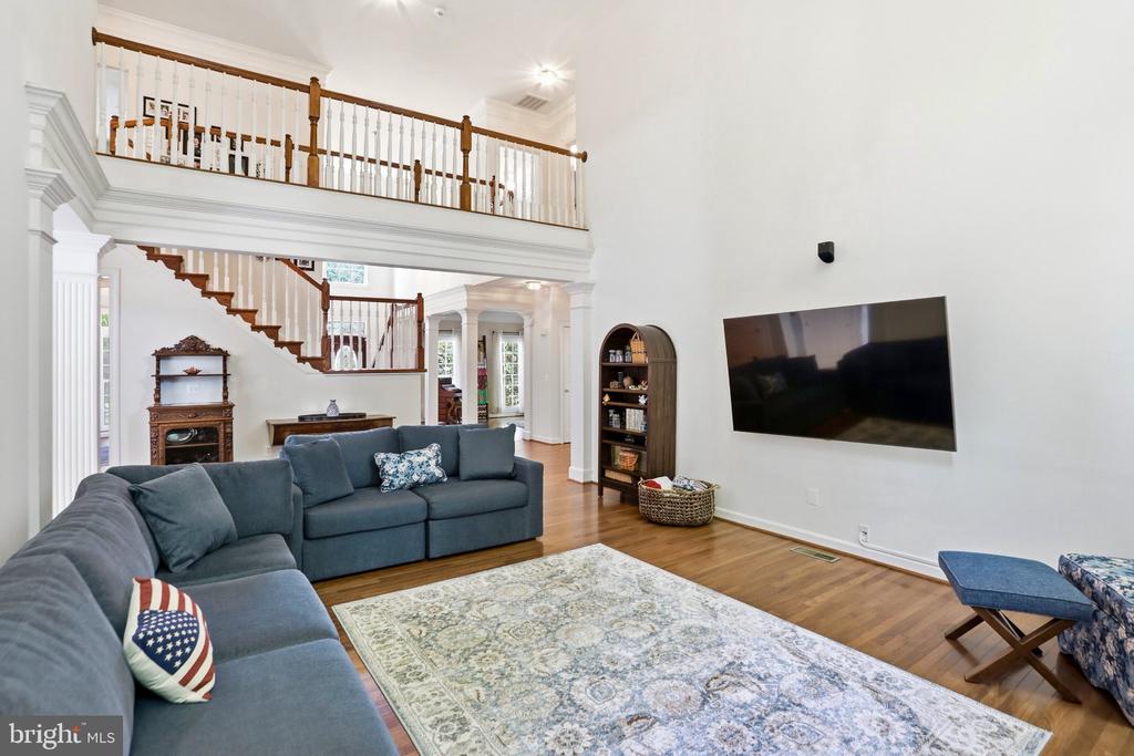 7858 MEADOWGATE DRIVE