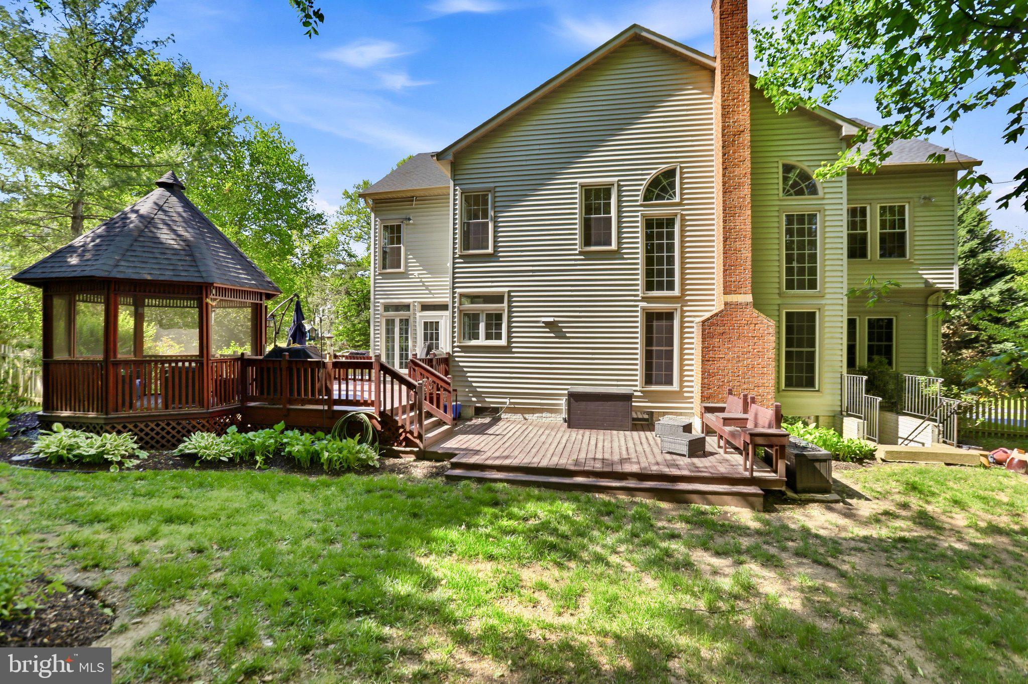7858 MEADOWGATE DRIVE
