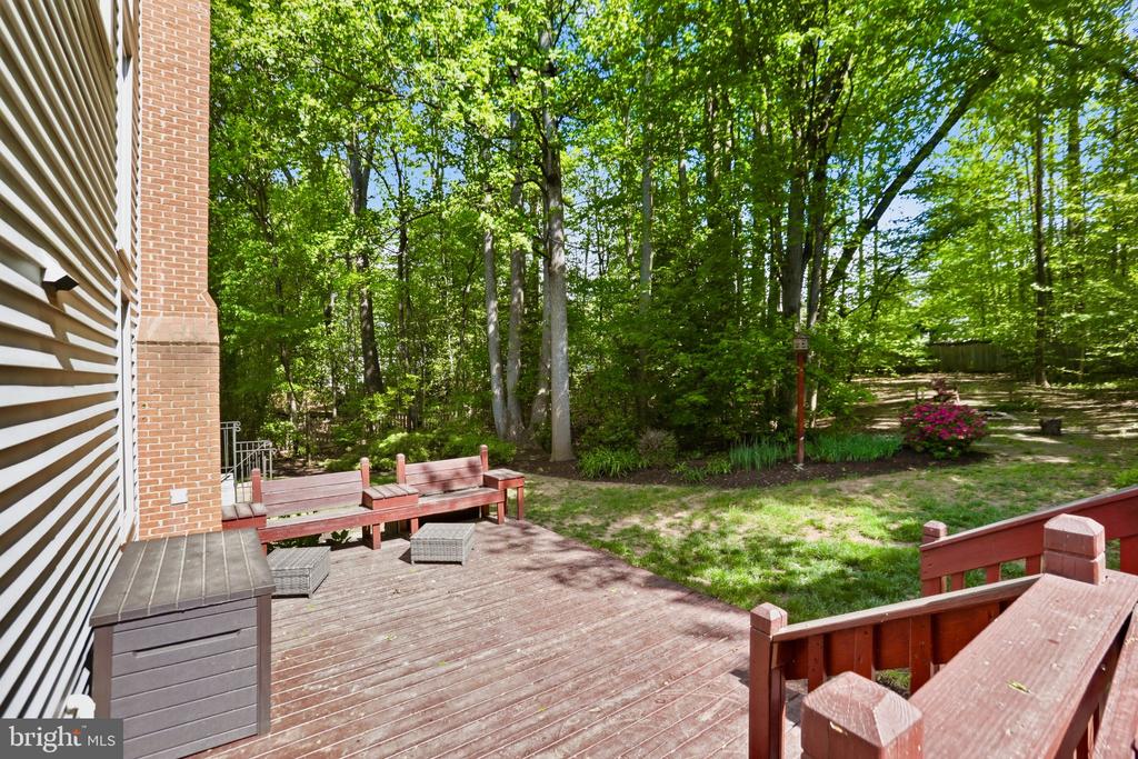 7858 MEADOWGATE DRIVE