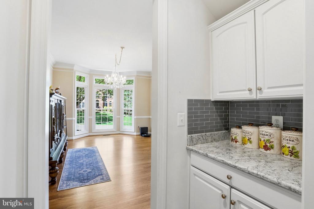7858 MEADOWGATE DRIVE