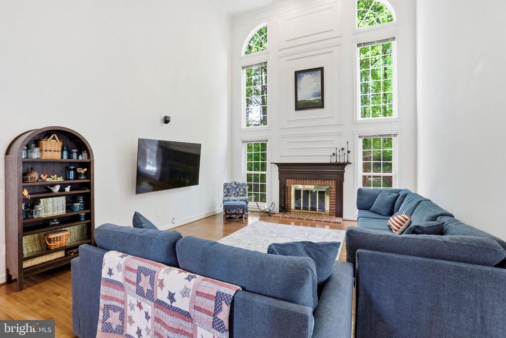 7858 MEADOWGATE DRIVE
