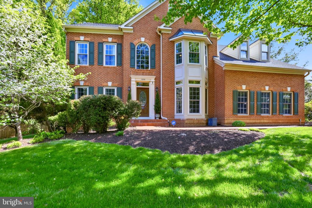 7858 MEADOWGATE DRIVE