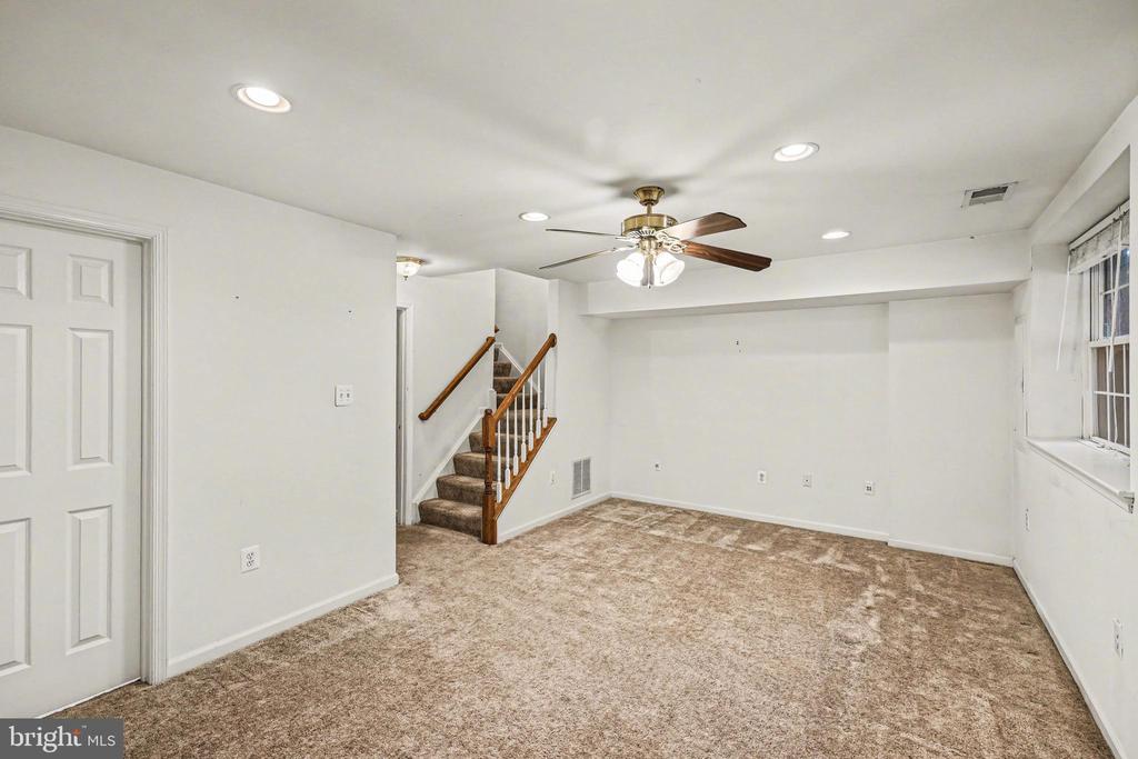 3362 VINELAND PLACE