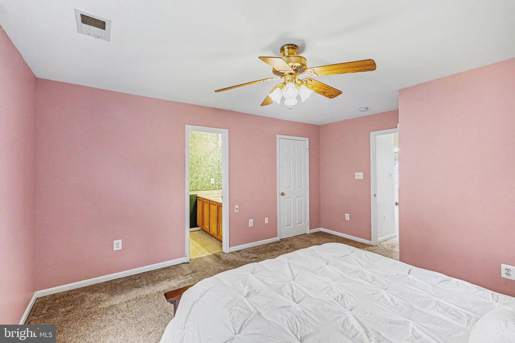 3362 VINELAND PLACE