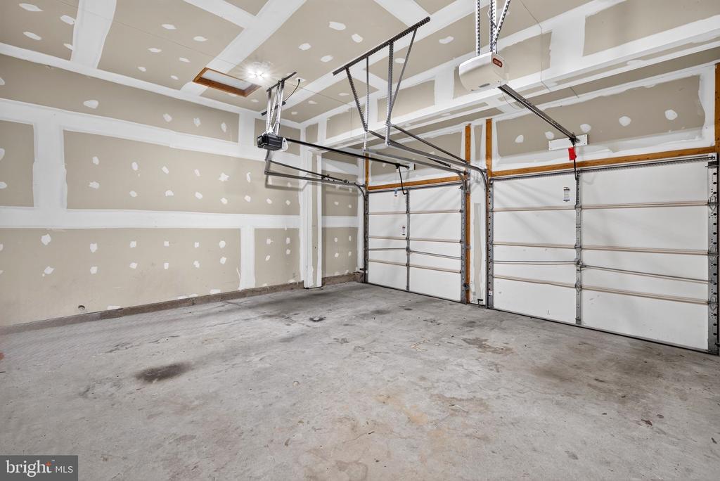 9036 WOODPECKER COURT