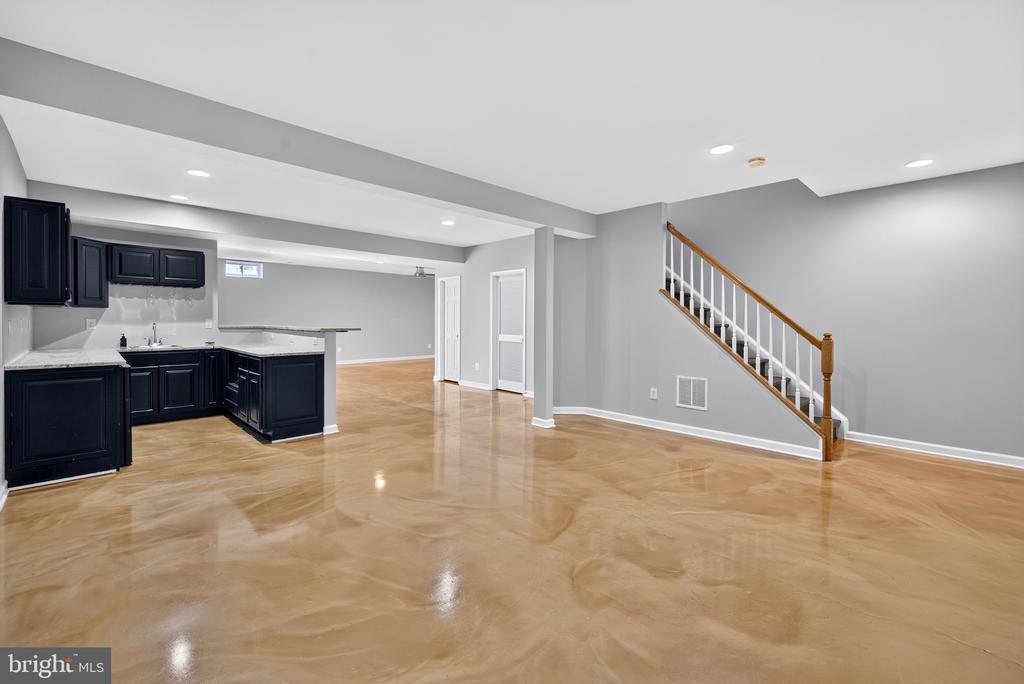 9036 WOODPECKER COURT