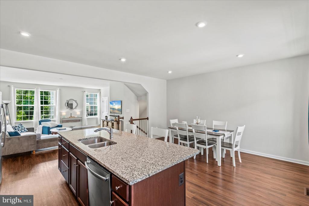 9721 CEDARMASS CIRCLE