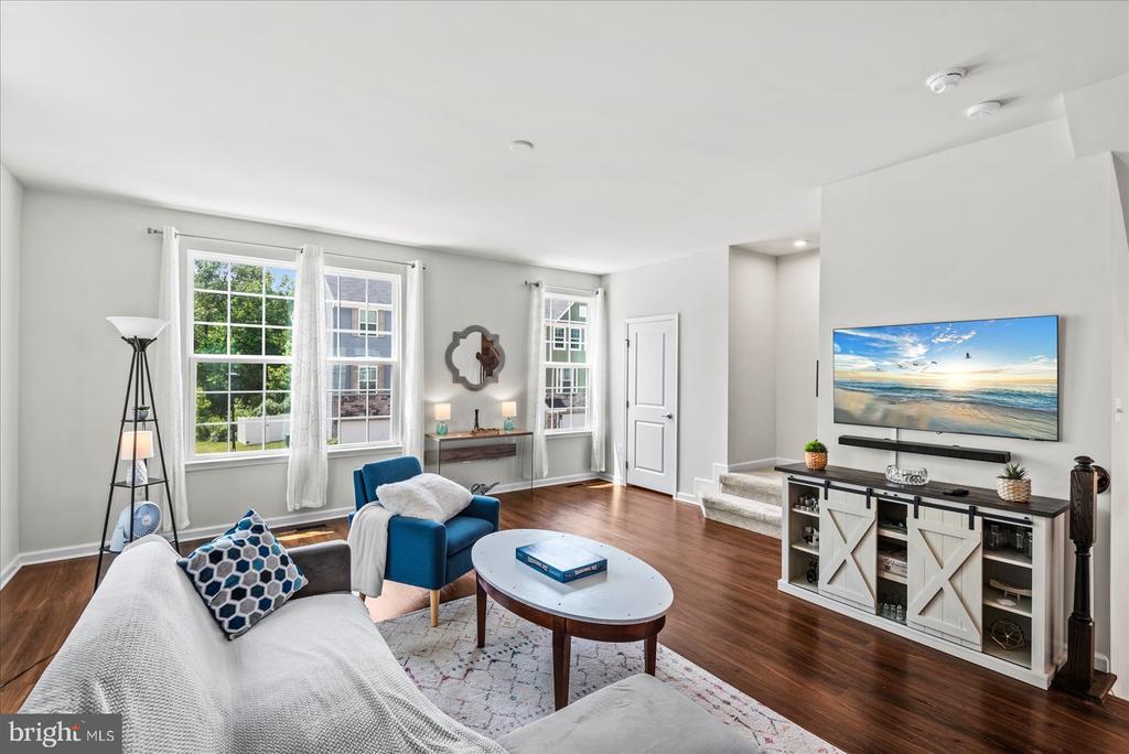 9721 CEDARMASS CIRCLE