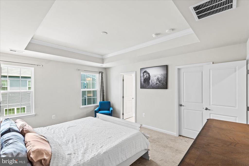 9721 CEDARMASS CIRCLE