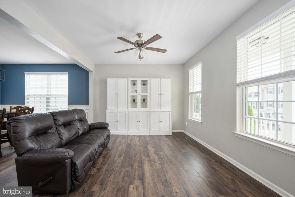 1606 HUDGINS FARM CIRCLE