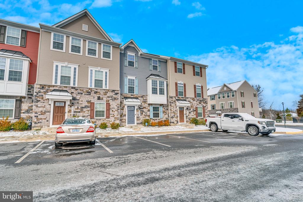 9903 Cedarmass Cir