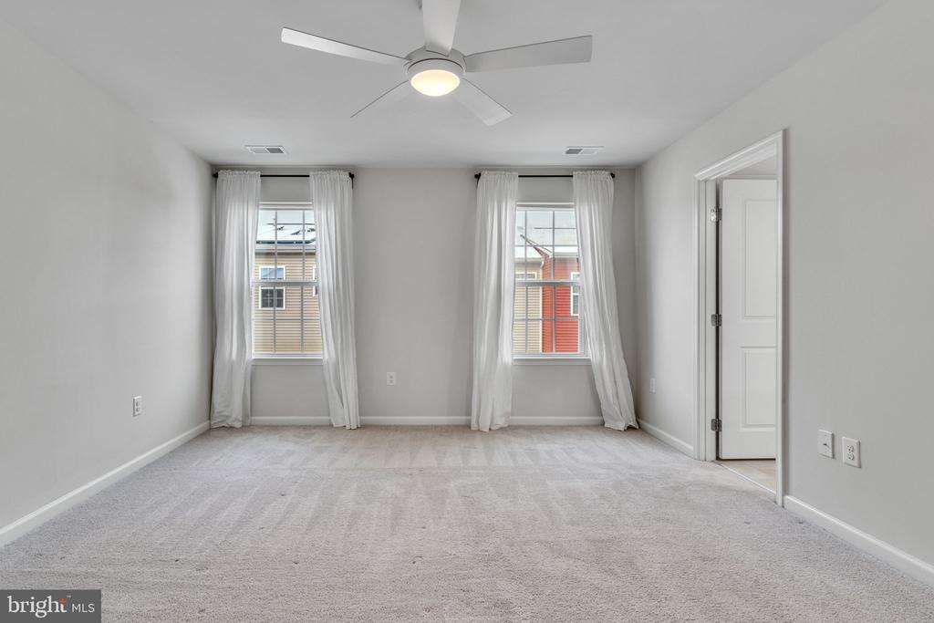 9903 Cedarmass Cir