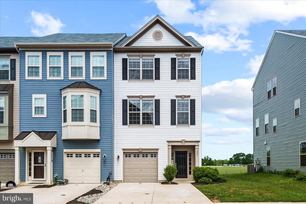 2221 CHAMPIONS WAY