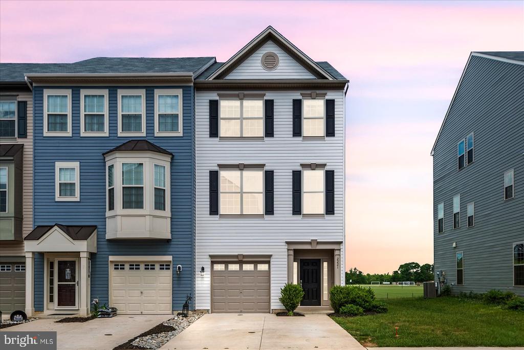 2221 CHAMPIONS WAY
