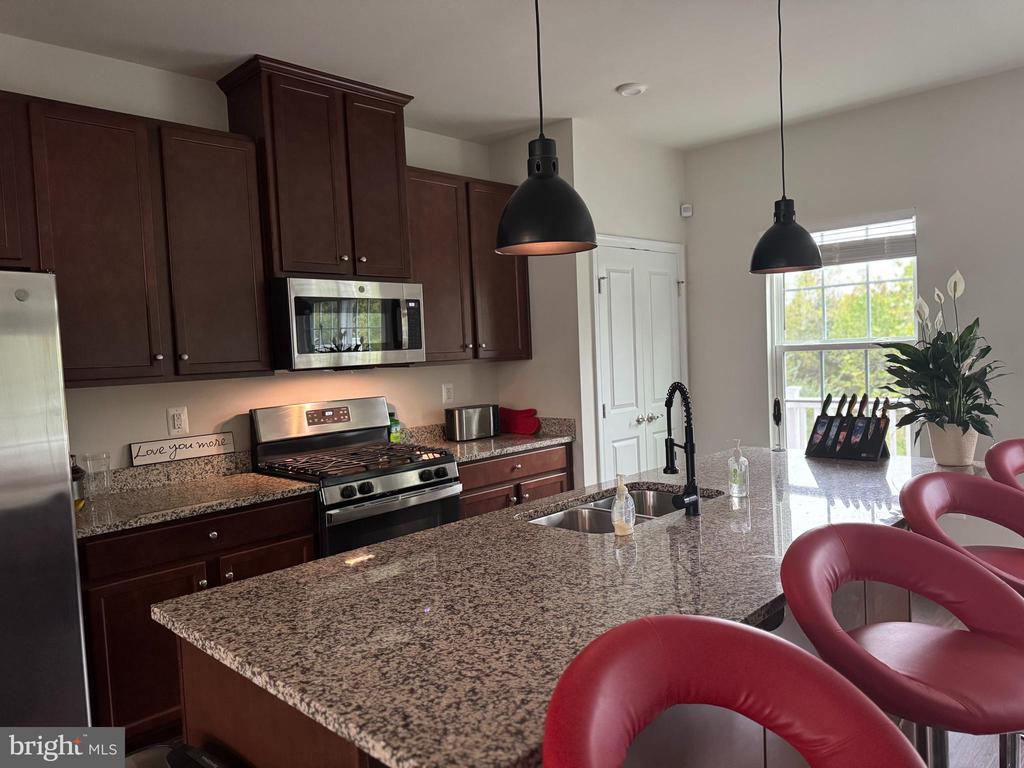 9816 CEDARMASS CIRCLE