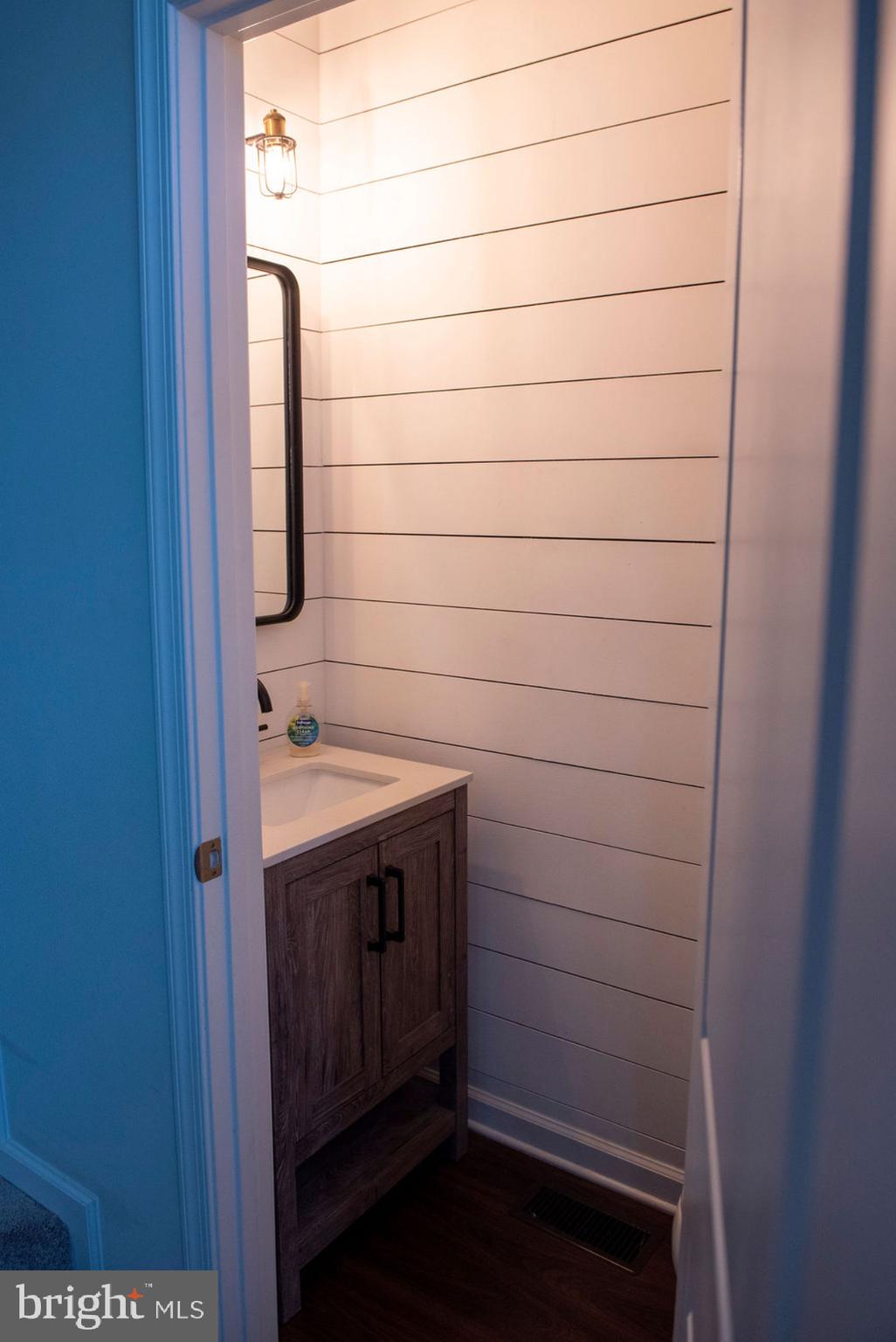 9816 CEDARMASS CIRCLE