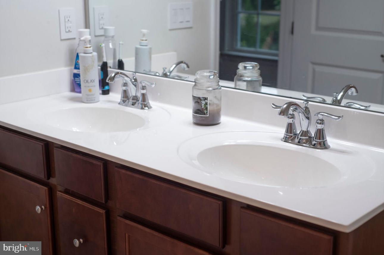 9816 CEDARMASS CIRCLE