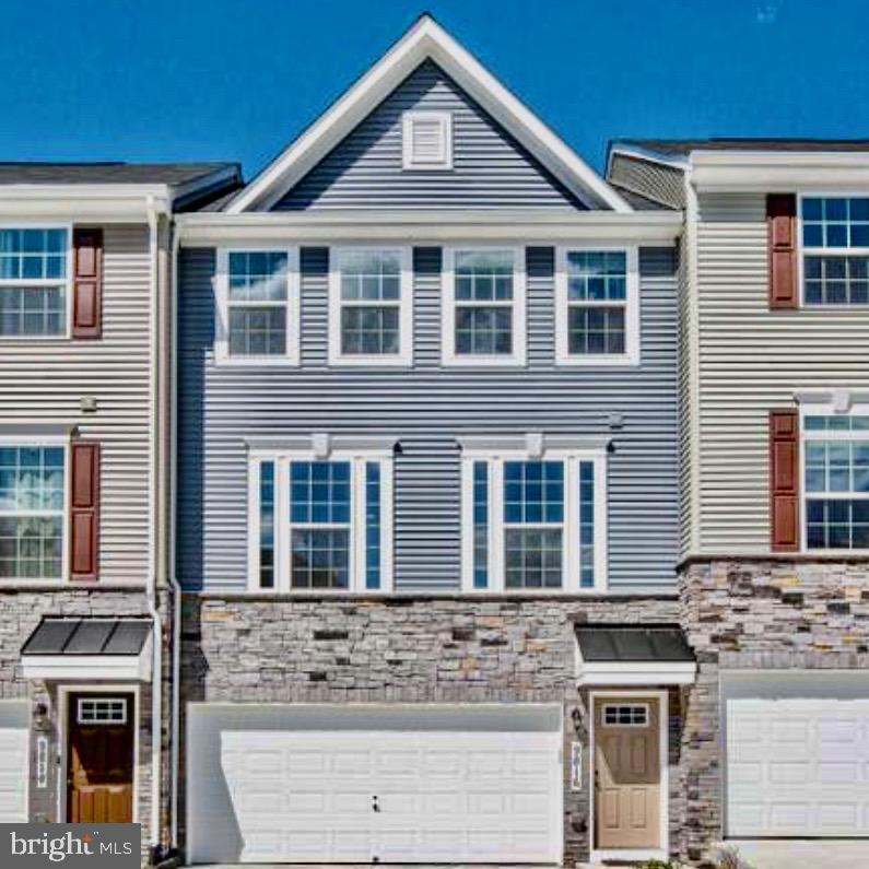 9816 CEDARMASS CIRCLE