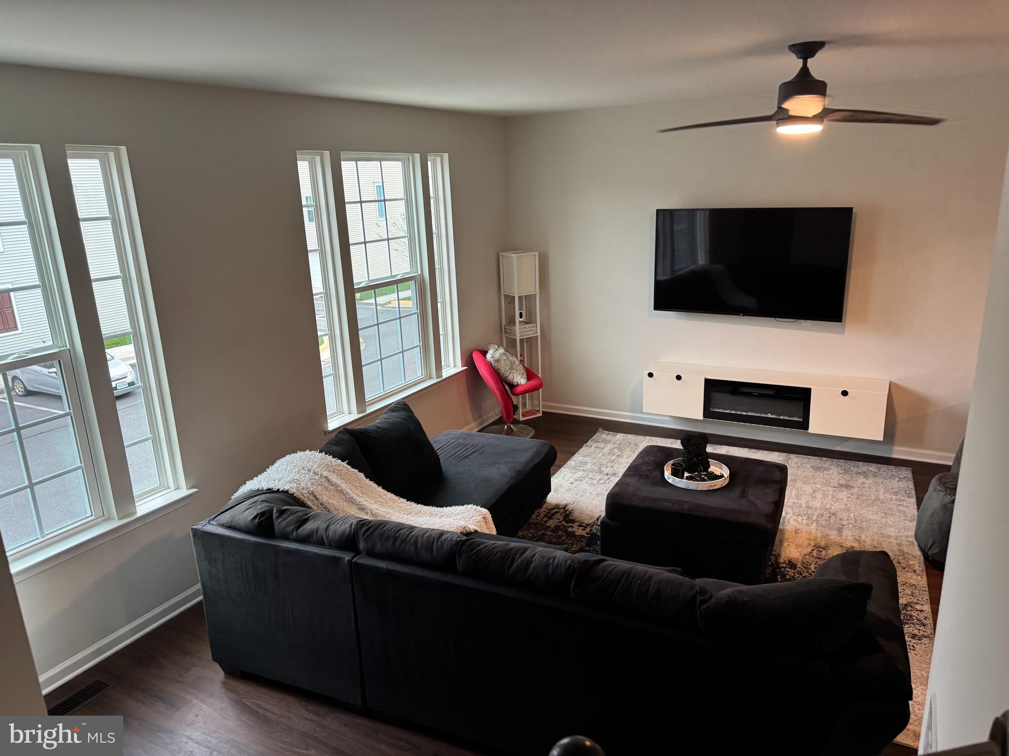 9816 CEDARMASS CIRCLE