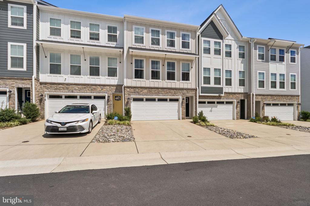 3817 DRAYTON COURT