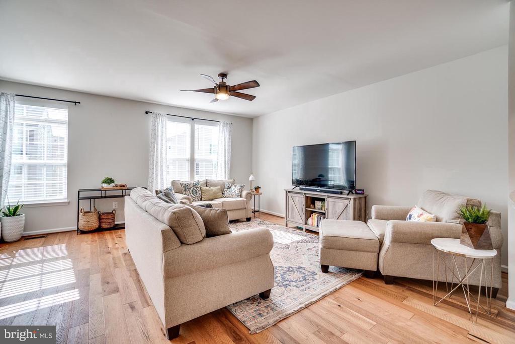 316 Landing Dr