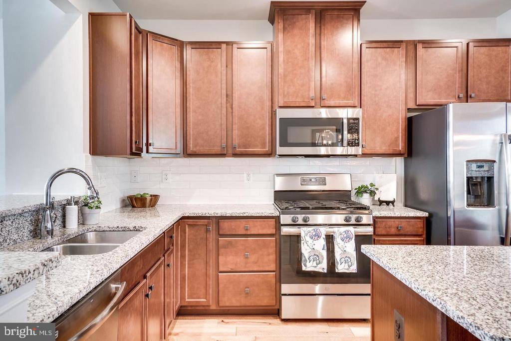 316 Landing Dr