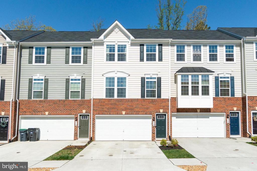 316 Landing Dr