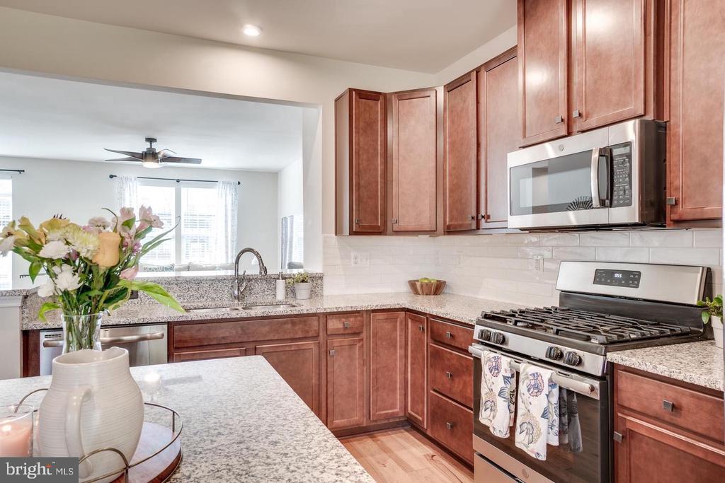 316 Landing Dr