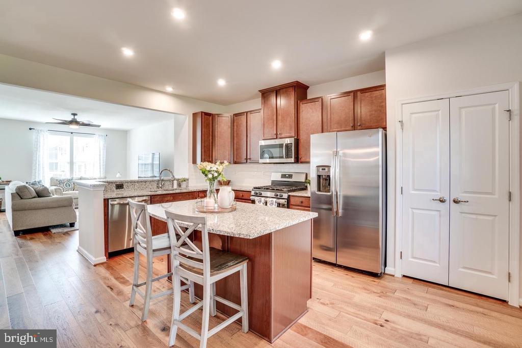 316 Landing Dr