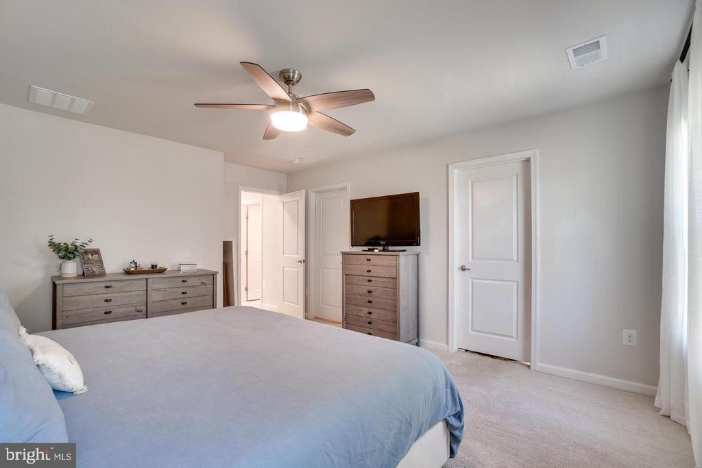 316 Landing Dr