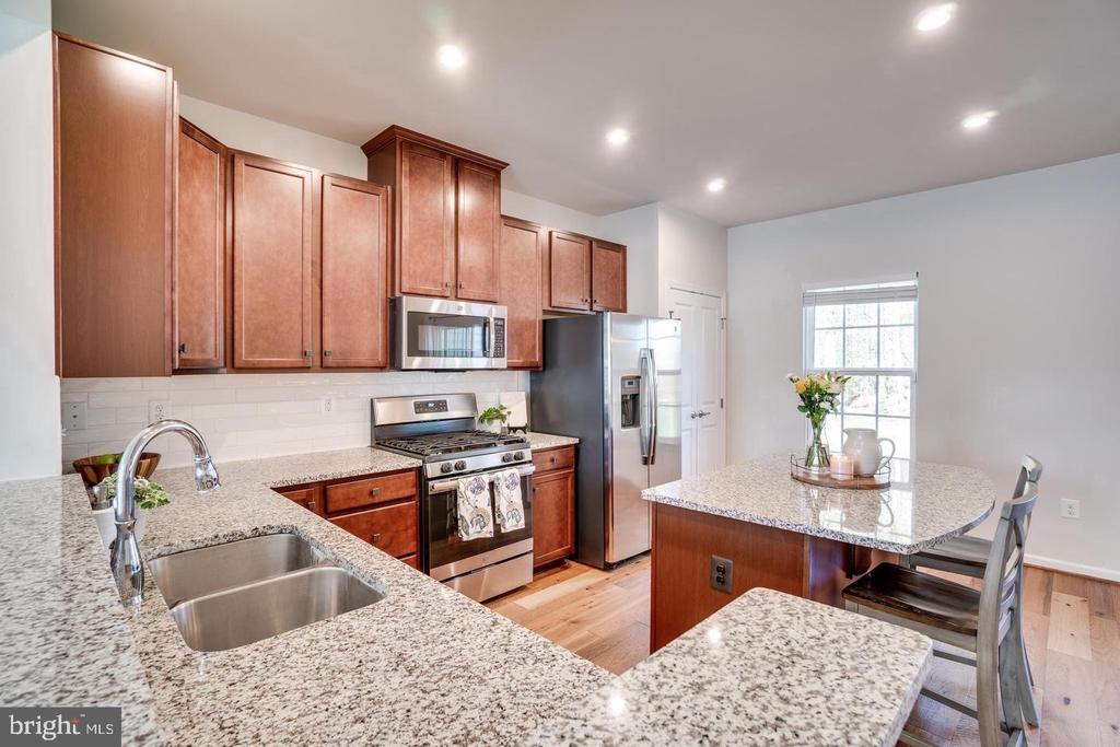 316 Landing Dr