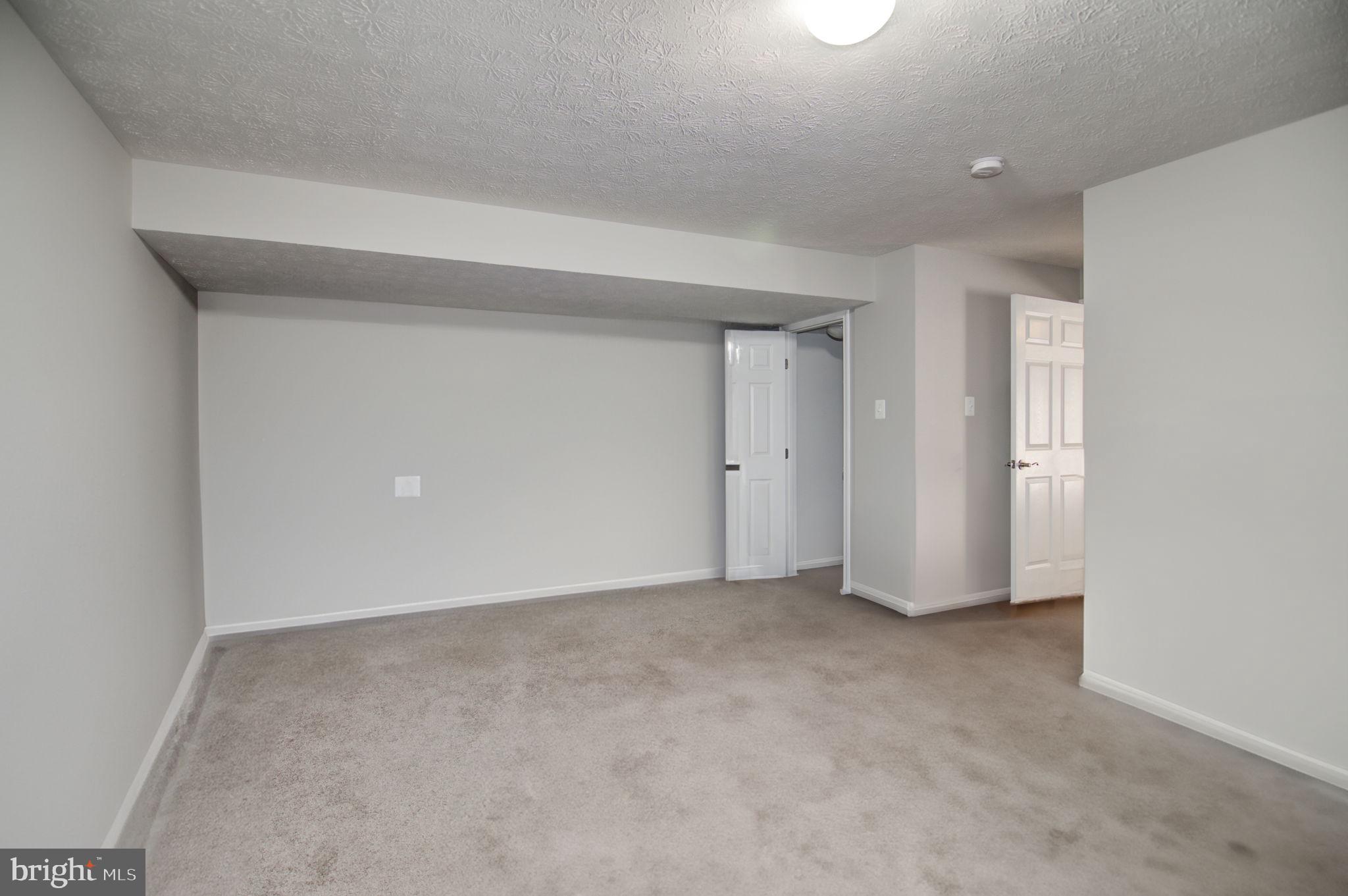 39 FOUNTAIN DRIVE