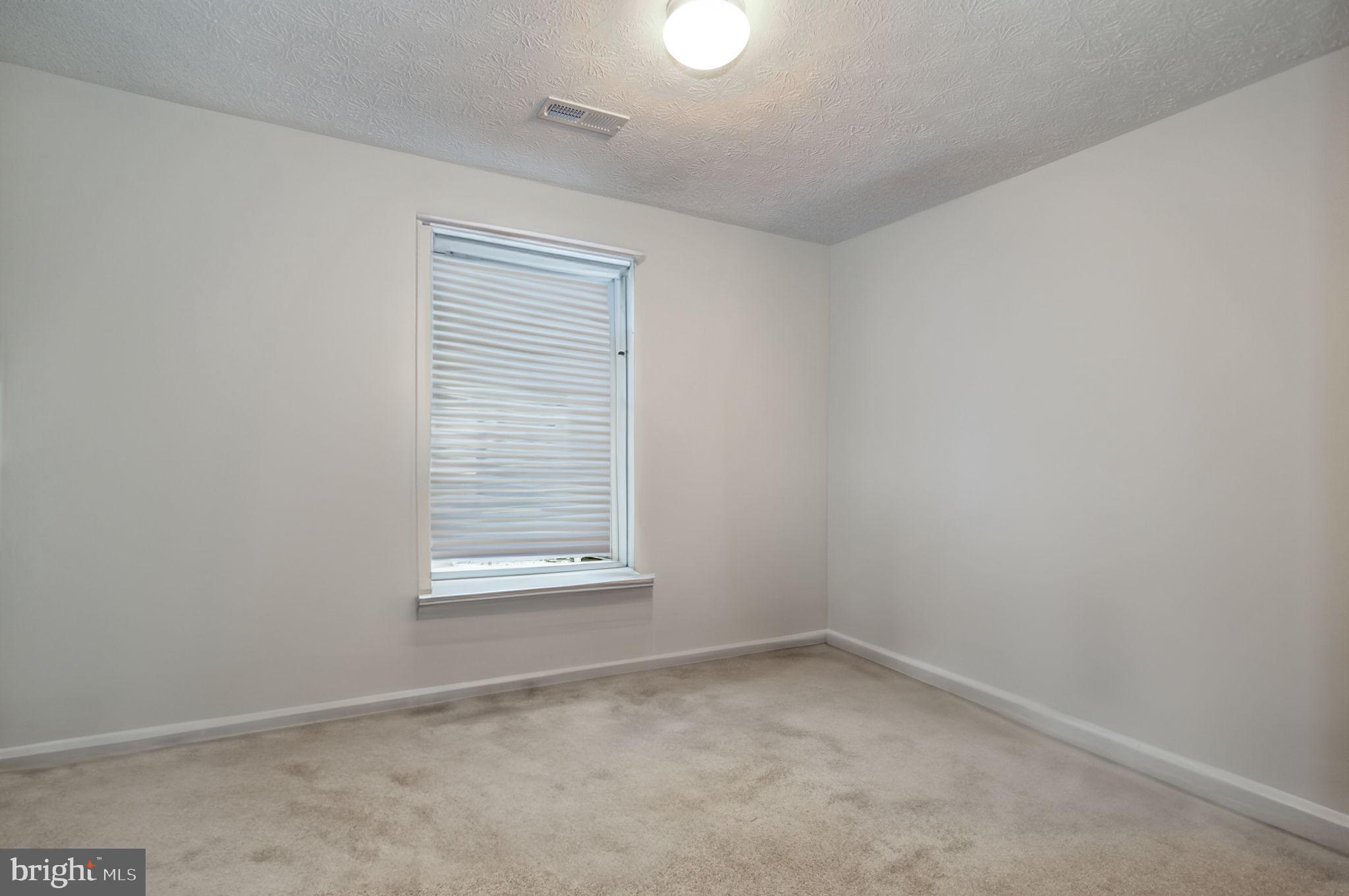 39 FOUNTAIN DRIVE