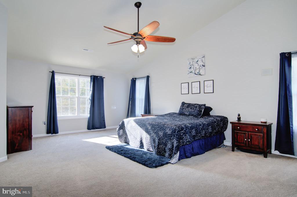 39 FOUNTAIN DRIVE