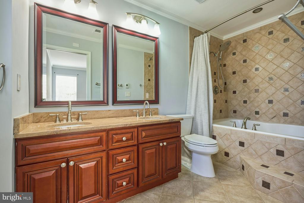 5 WILD PLUM COURT