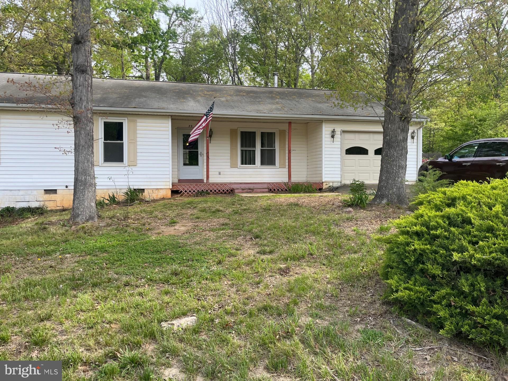 39 HIDDEN LAKE DRIVE