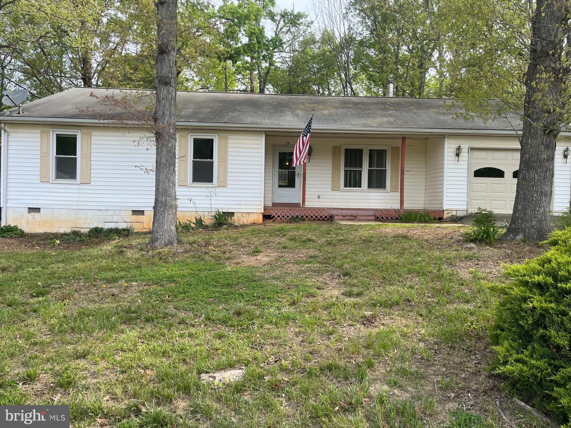 39 HIDDEN LAKE DRIVE