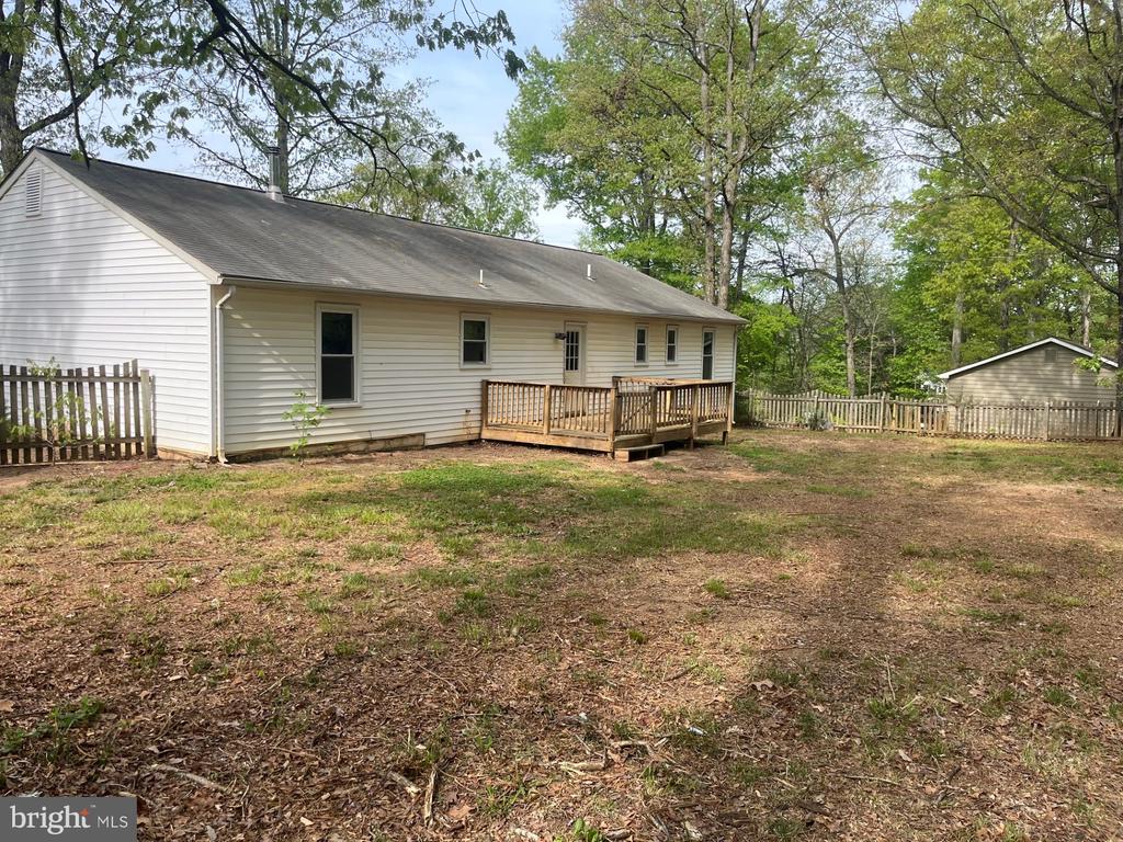 39 HIDDEN LAKE DRIVE