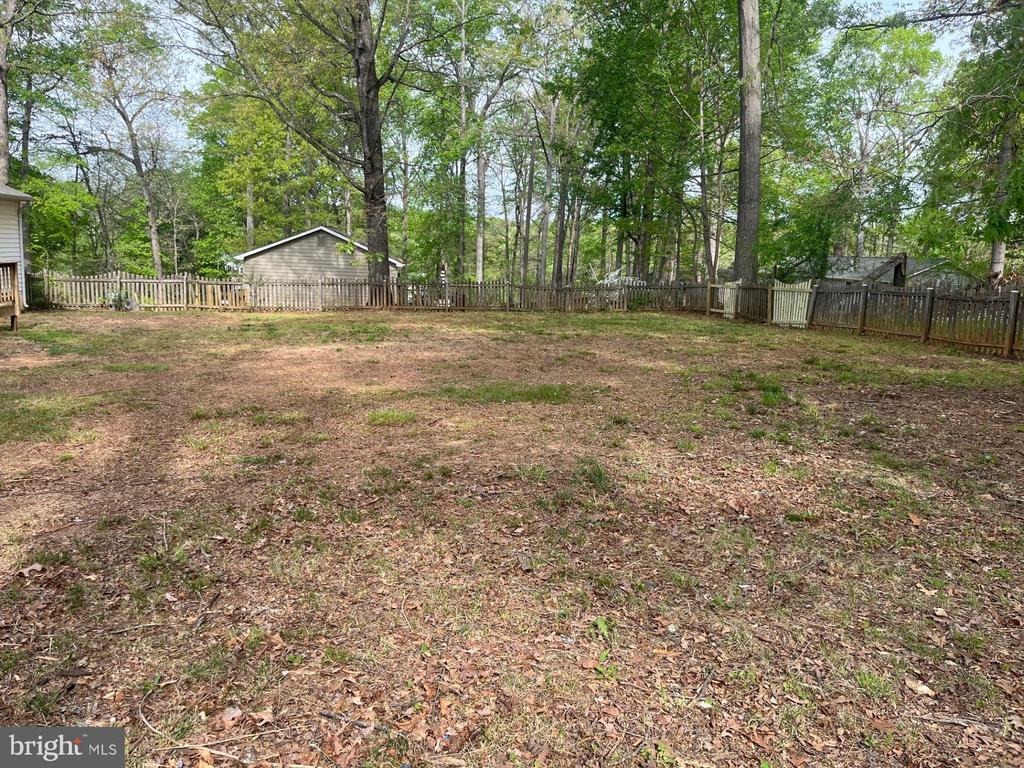 39 HIDDEN LAKE DRIVE